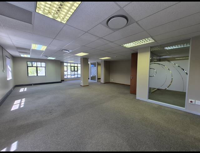 514M² OFFICE TO LET IN SANDTON CENTRAL